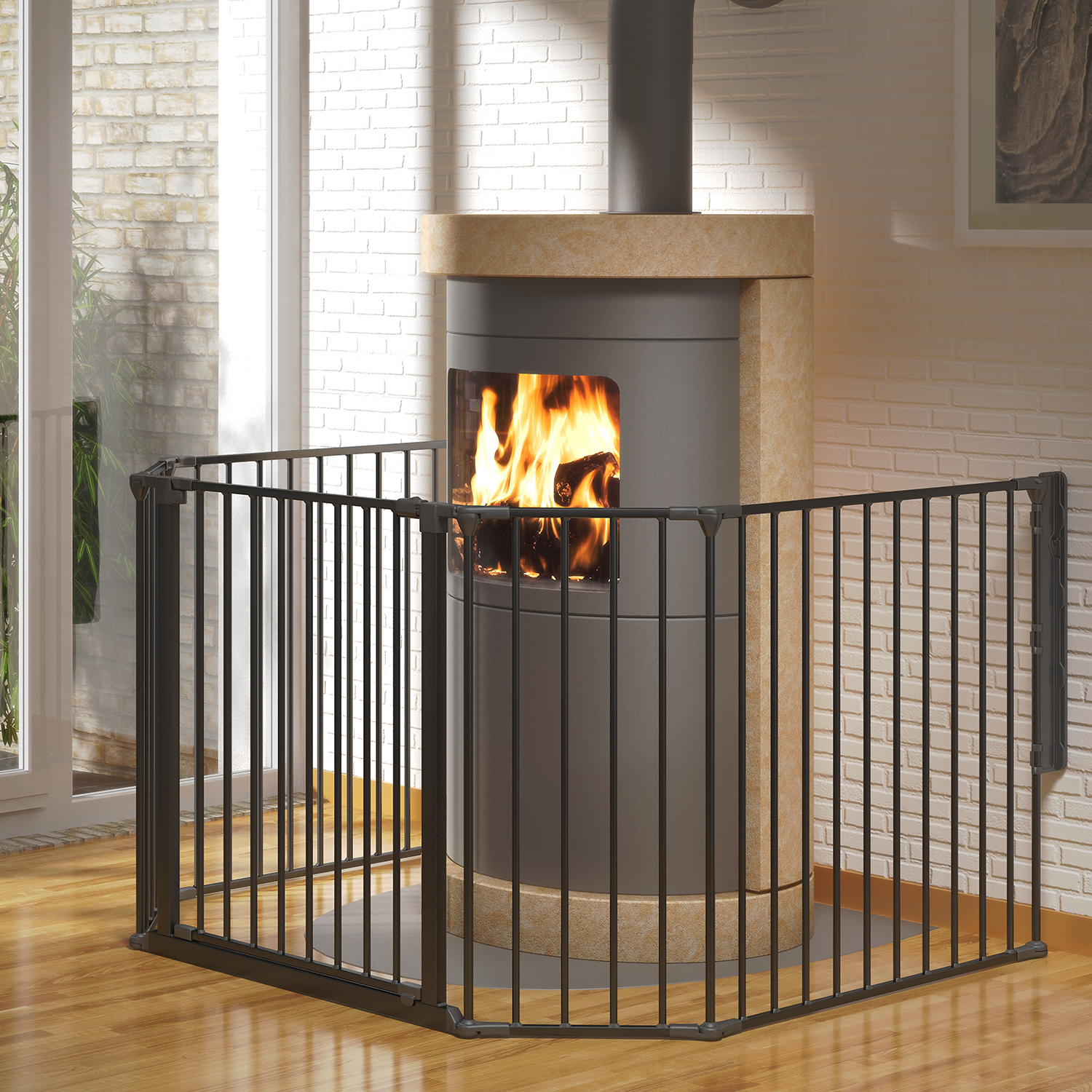 Cancelletto di sicurezza nero in metallo installato attorno a una stufa a legna accesa, per proteggere bambini o animali domestici dal calore.