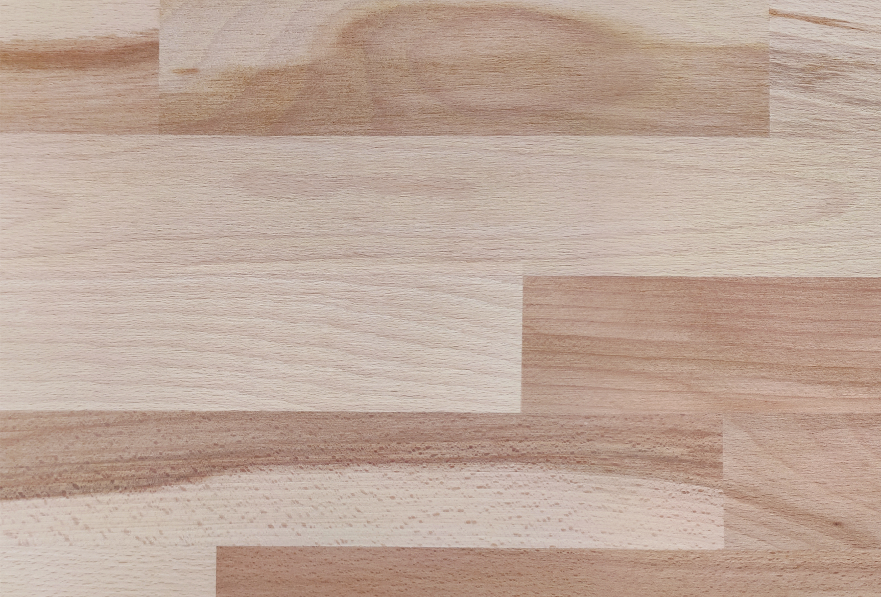 Immagine di un pannello in legno di faggio stratificato con giunzioni a tenone e mortasa etichettato "Essential", che presenta un motivo in stile blocco con uno spessore di 30 e 38 mm.